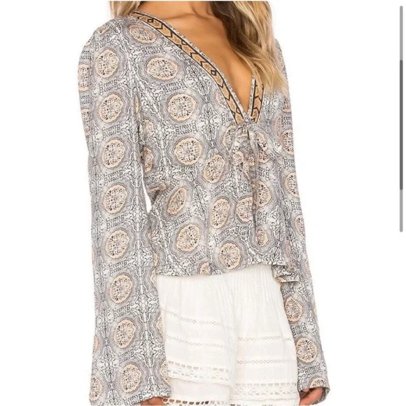 Patterned V-Neck Women's Top - Picture 3 of 16